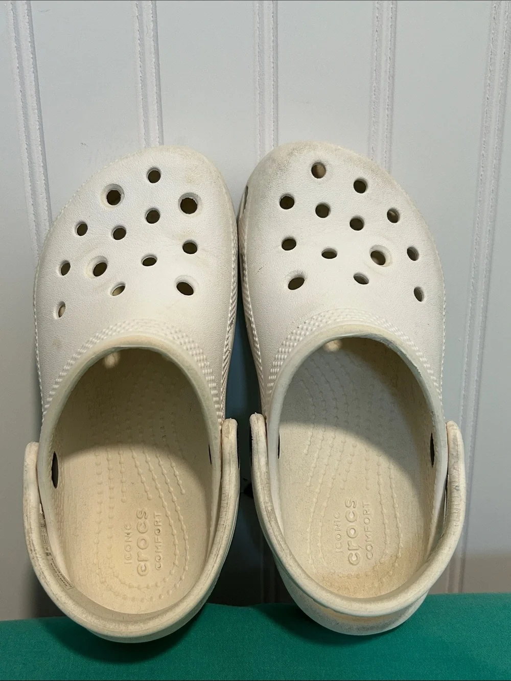 CROCS Kids White Clog Sandals with Heel Strap Sz: c11